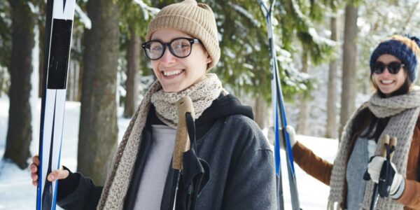 young women skiing at resort 2023 11 27 04 58 31 utc e1732872409549